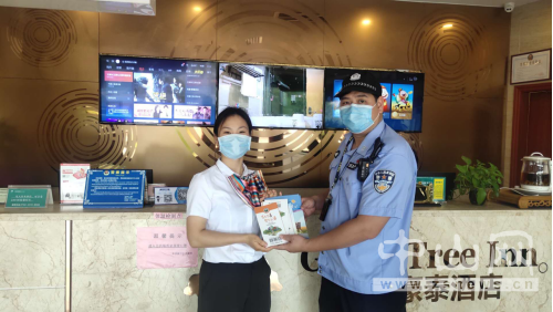 阜沙鎮(zhèn)禁毒信息〔2020〕第155期--阜沙禁毒宣傳活動(dòng)走進(jìn)重點(diǎn)行業(yè)場(chǎng)所(2020.10.27 )5