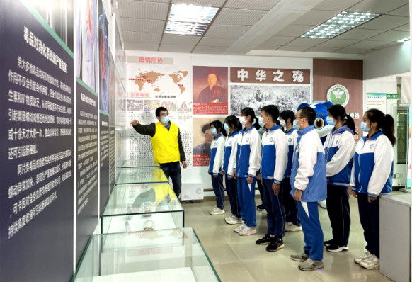 阜沙鎮(zhèn)禁毒信息〔2022〕第268期--【禁毒攻堅(jiān)】阜沙鎮(zhèn)禁毒辦組織學(xué)生參觀禁毒教育基地 (2022